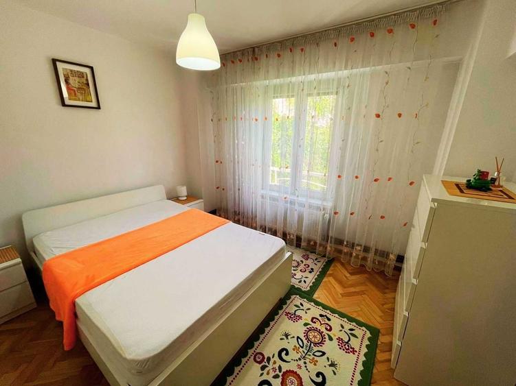 Apartament cu 3 camere decomandat, mobilat în Decebal