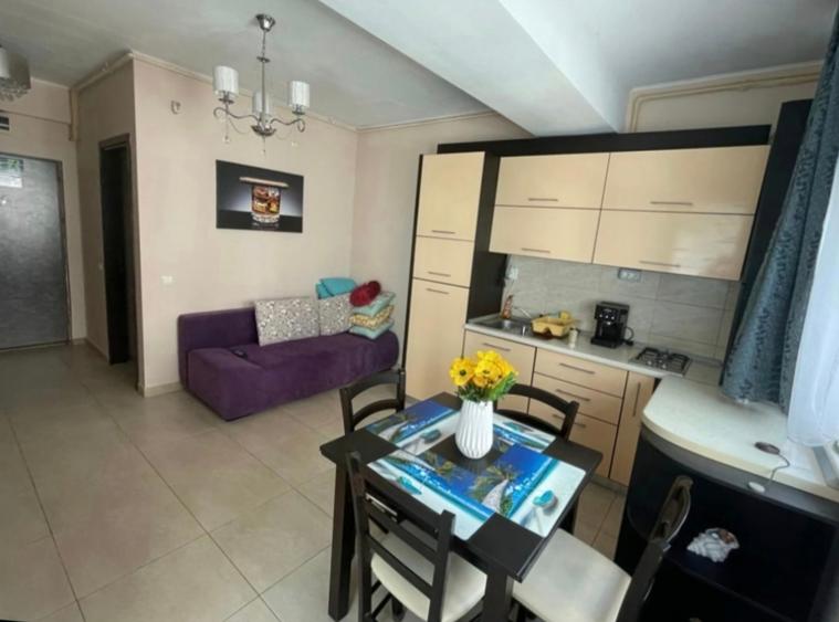 Apartament cu 2 camere semidecomandat, mobilat în Exterior Nord