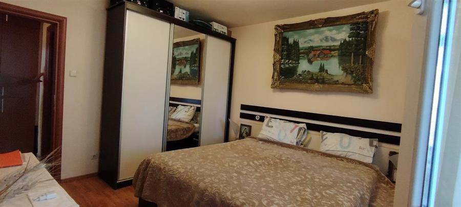 Apartament cu 3 camere semidecomandat în Nufărul