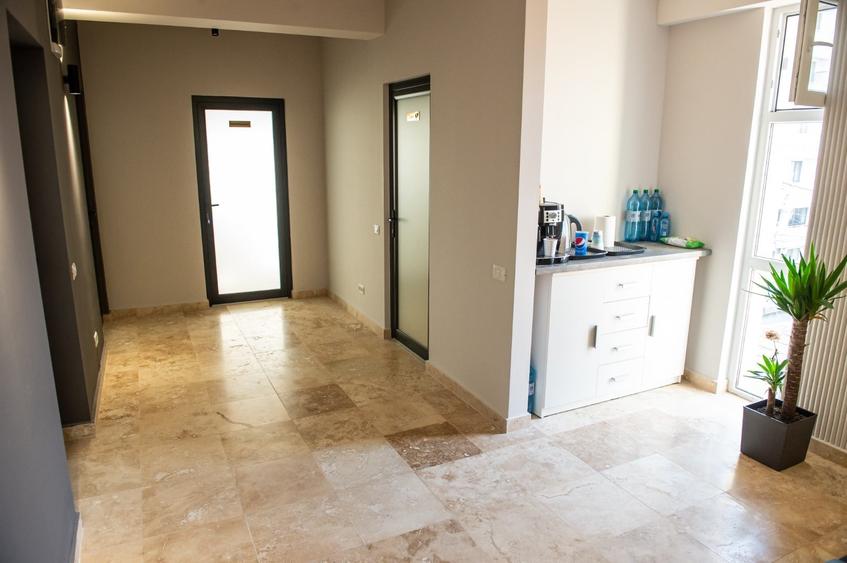 Birou, de 35.299999237061 mp, în Casa de Cultură