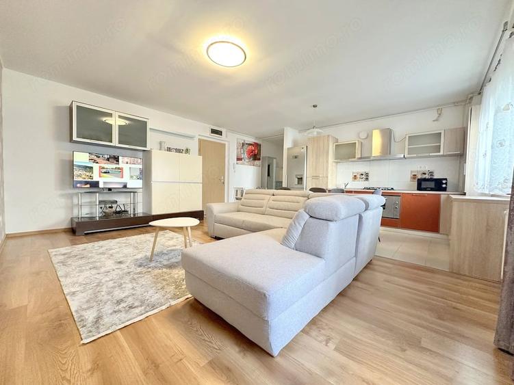 Apartament cu 3 camere decomandat în Torontalului