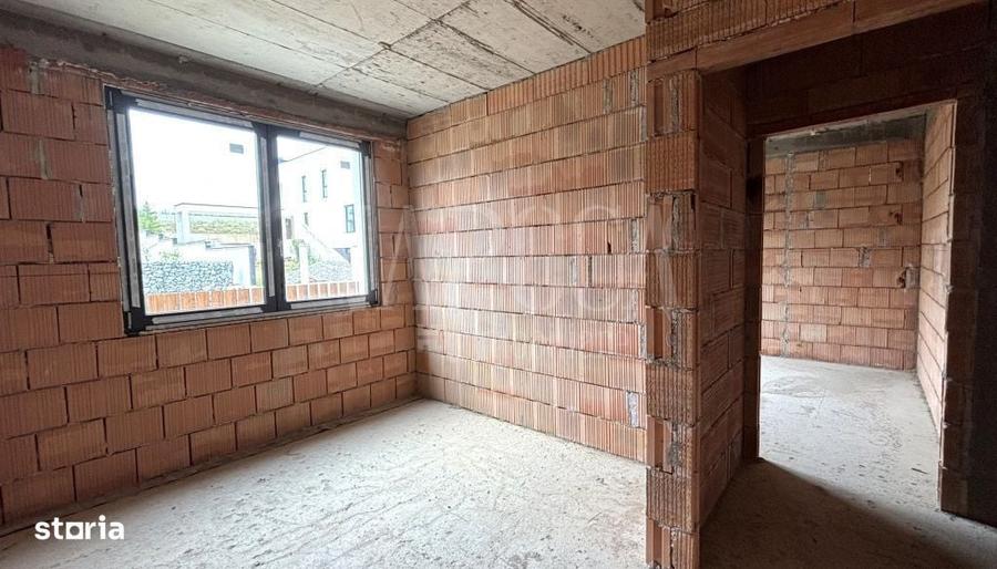 Casă cu 4 camere în Luna
