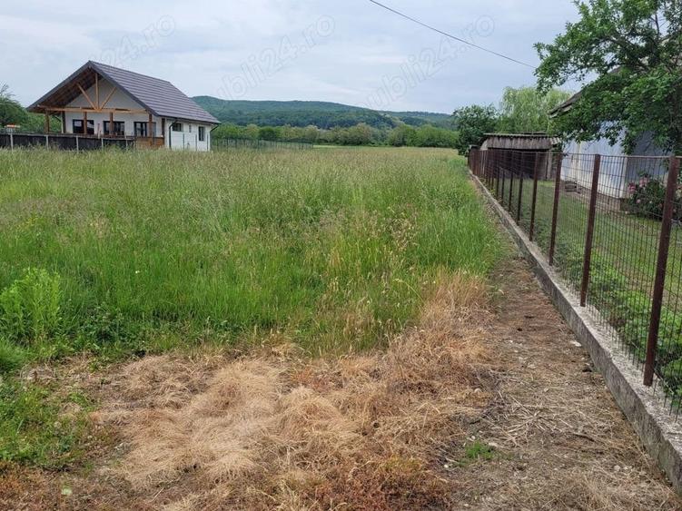 Teren în Țițești