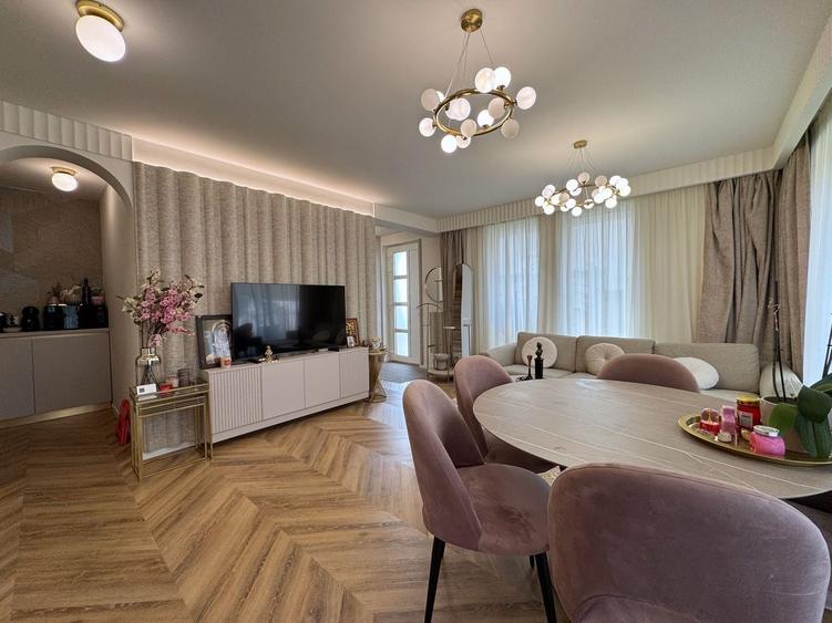 Duplex cu 5 camere cu Canalizare în Florești