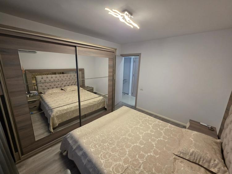 Apartament cu 3 camere decomandat în Berceni