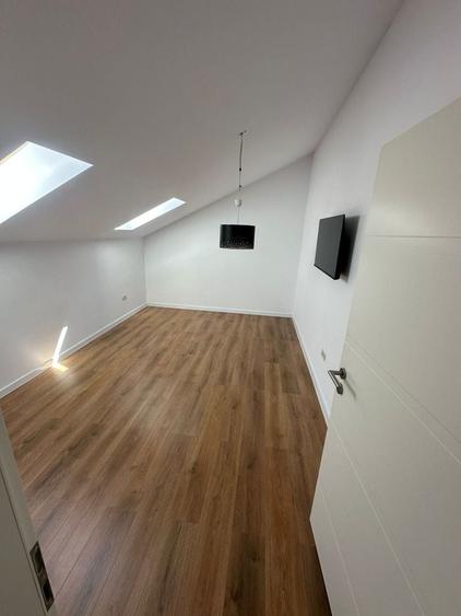 Apartament cu 3 camere decomandat, mobilat în Girocului