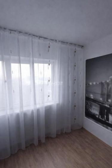 Apartament cu 3 camere decomandat în Nicolina