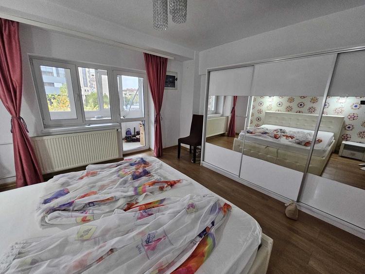 Apartament cu 3 camere decomandat în Decebal