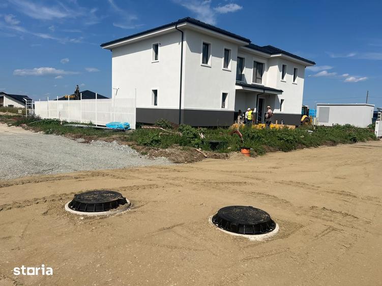 Casă cu 4 camere decomandat cu Teren 300 Mp în Șura Mică