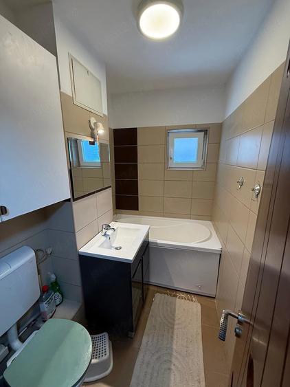 Apartament cu 3 camere semidecomandat în Brazda lui Novac