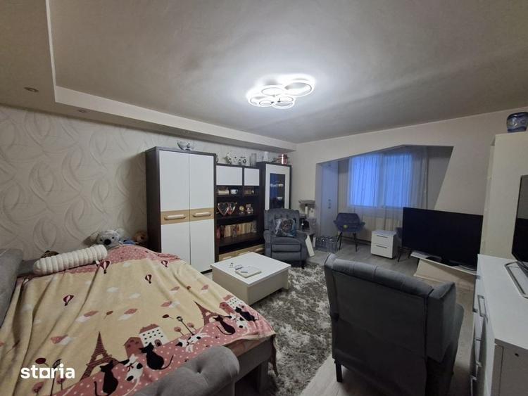 Apartament cu 3 camere în Traian