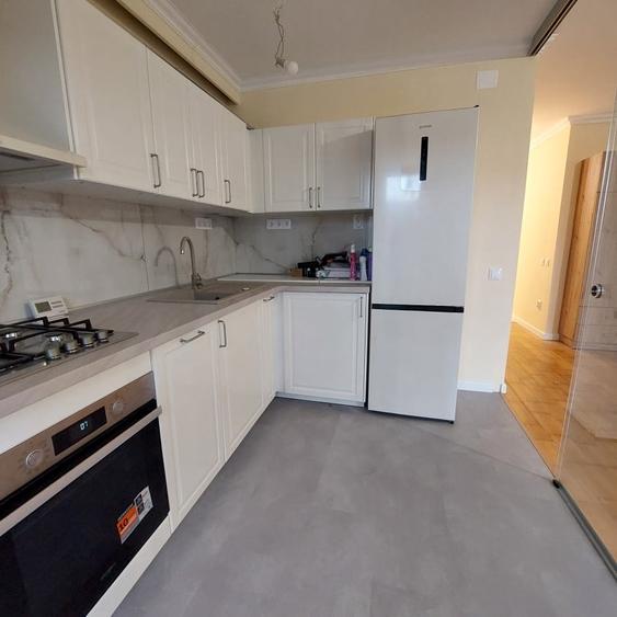 Apartament cu 2 camere semidecomandat, mobilat în Borhanci