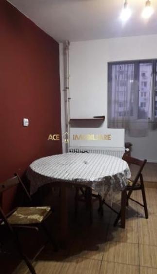Apartament cu 3 camere decomandat, mobilat în Berceni