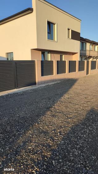 Casă cu 4 camere cu Teren 369 Mp în Vidra