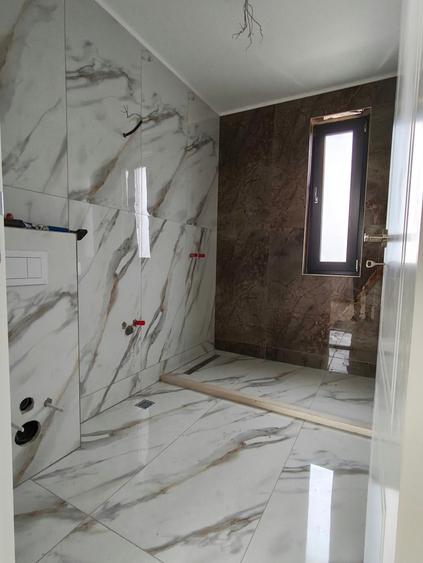 Casă individuală cu 4 camere cu Canalizare în Gulia