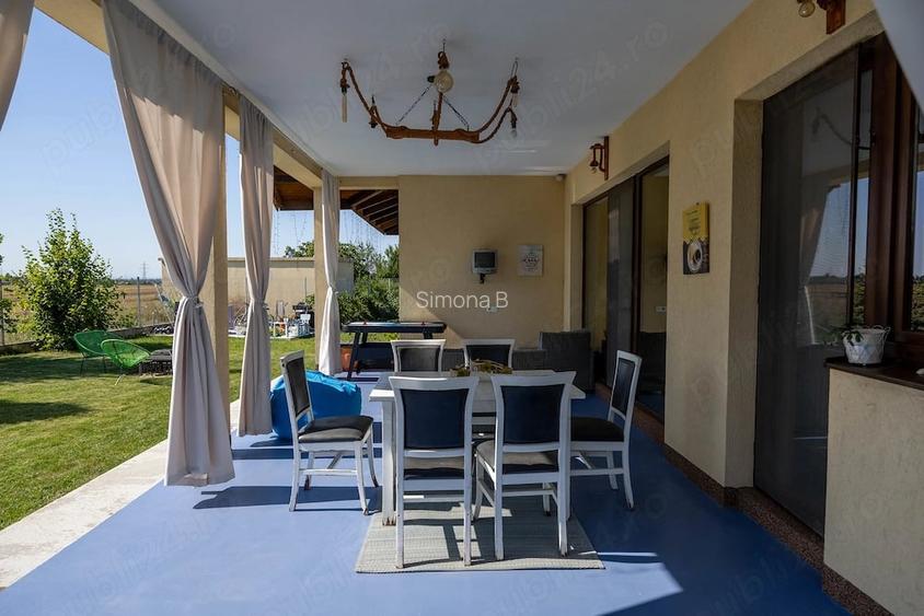 Casa tip Farmhouse la marginea padurii, cu vedere spre Bucegi