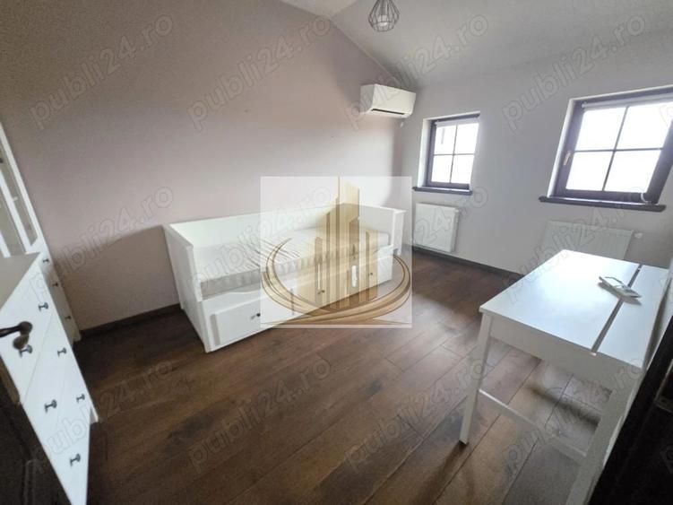 Apartament cu 3 camere decomandat, mobilat în Ronaț