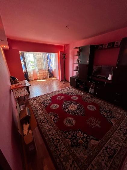 Apartament cu 3 camere decomandat, mobilat în Central