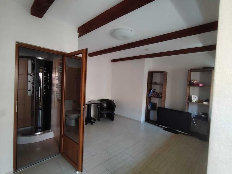Apartament cu 4 camere în Noua