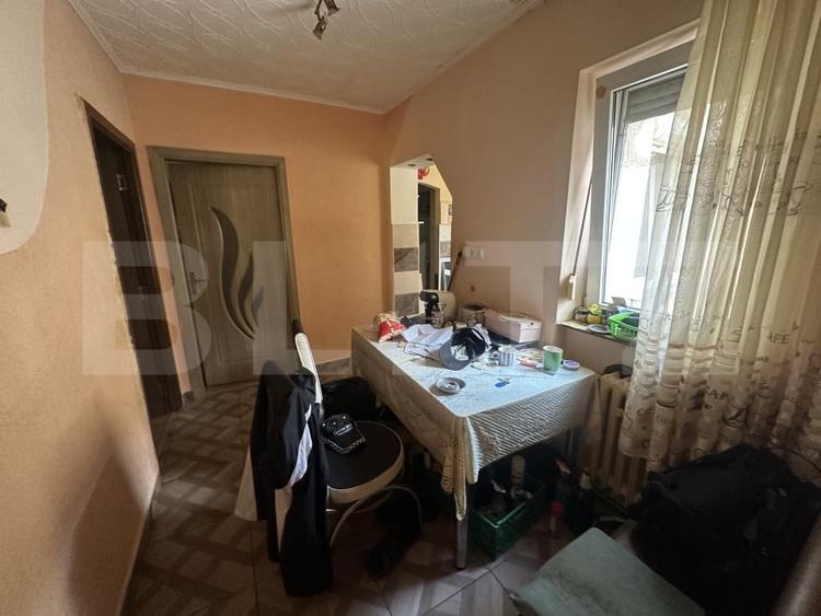 Apartament cu 3 camere decomandat, mobilat în Careiului
