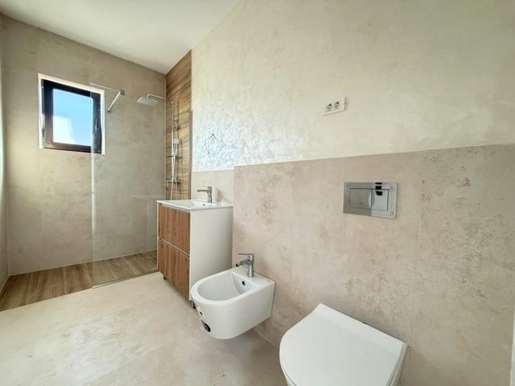 Casă individuală cu 3 camere cu Canalizare în Micești