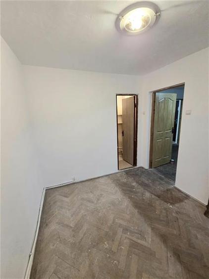 Apartament cu 2 camere semidecomandat în Tomis III