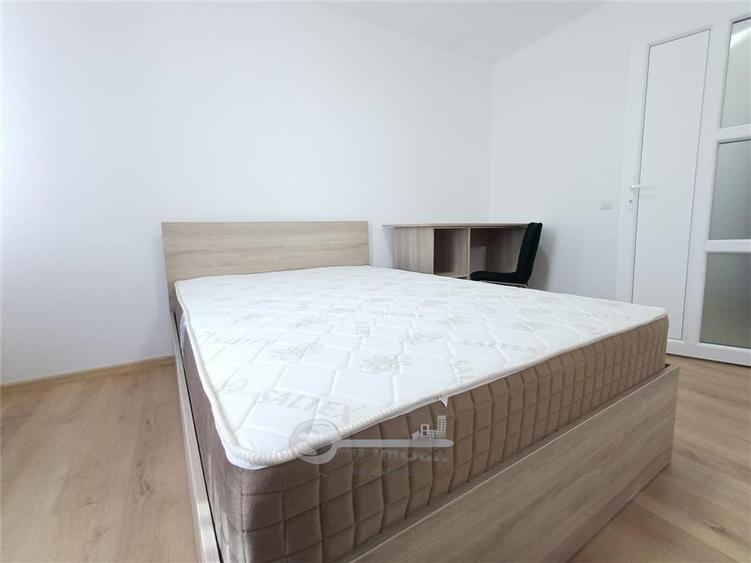 Apartament cu 3 camere decomandat, mobilat în Tătărași