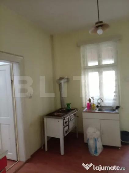 Casă cu 2 camere cu Teren 650 Mp în Central