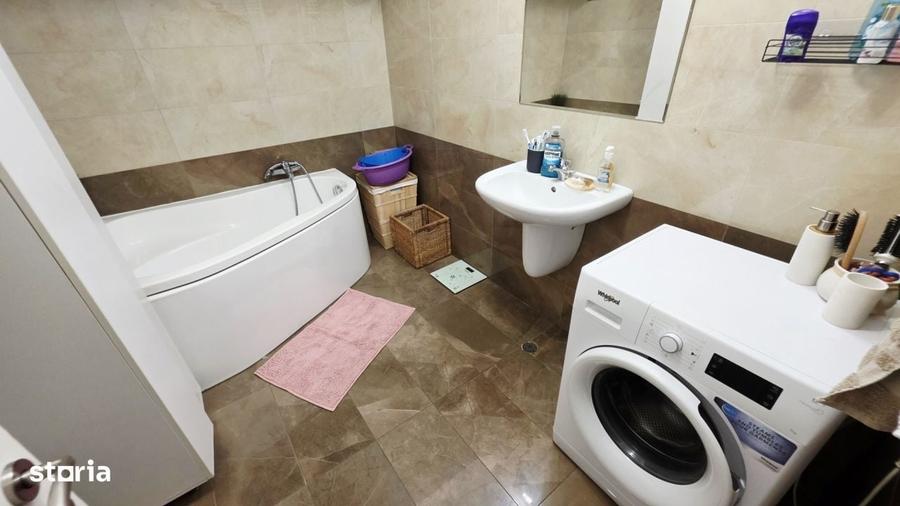 Apartament cu 3 camere decomandat în Jiului