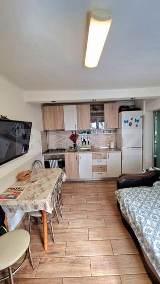 Apartament cu 2 camere semidecomandat, mobilat în Mărăști