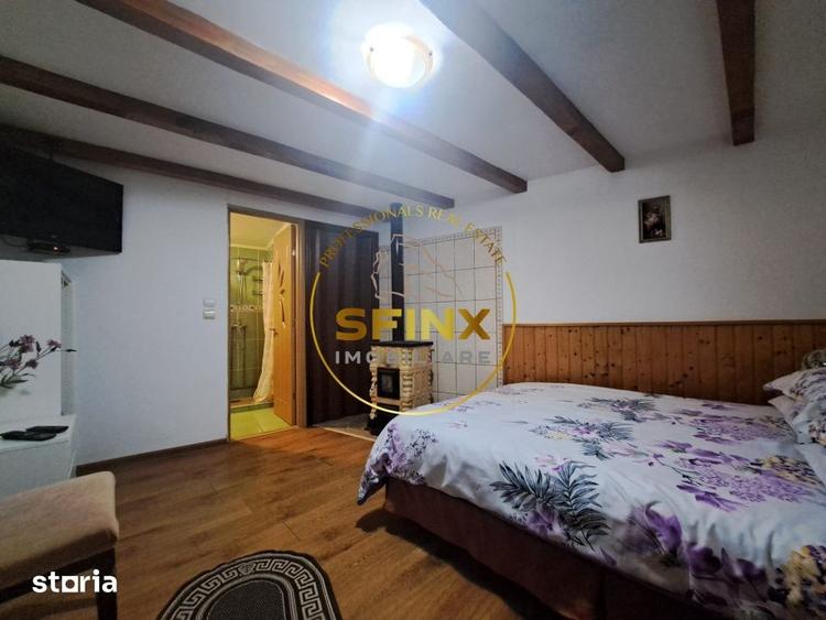 Casă cu 7 camere cu Teren 1955 Mp în Siriu