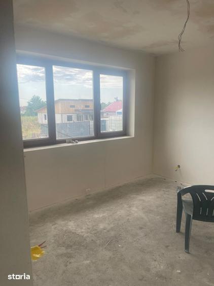 Casă cu 5 camere cu Teren 700 Mp în Garoafa