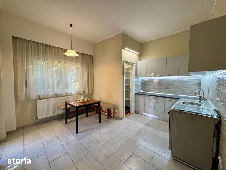 Apartament cu 3 camere decomandat în Boul Roșu