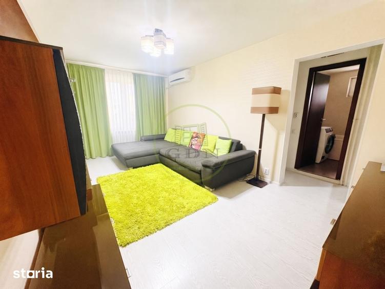 Apartament cu 4 camere semidecomandat în Crângași