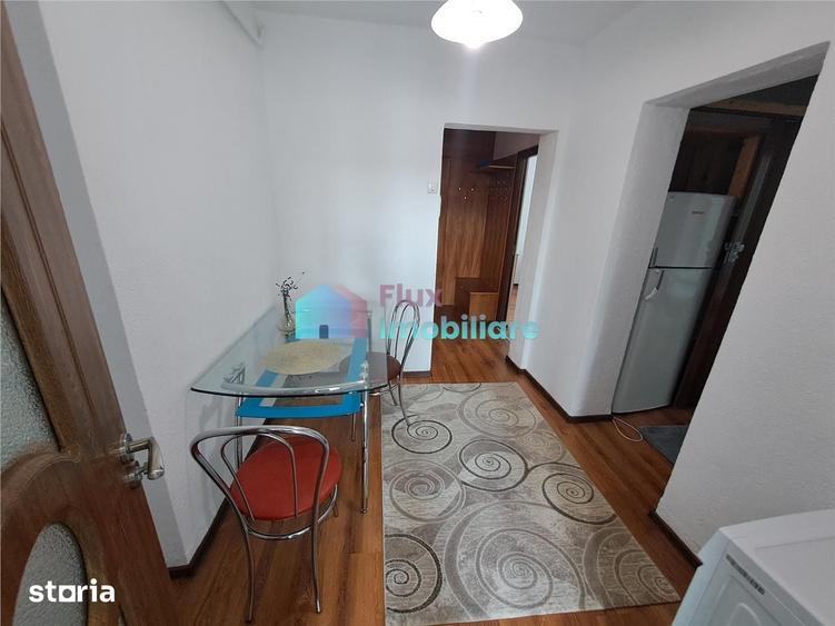 Apartament cu 2 camere decomandat în Policlinica