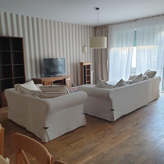 Apartament cu 3 camere decomandat în Sisești