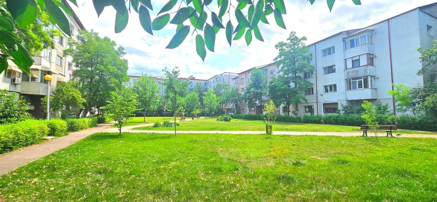 Apartament cu 3 camere decomandat în Alexandru cel Bun