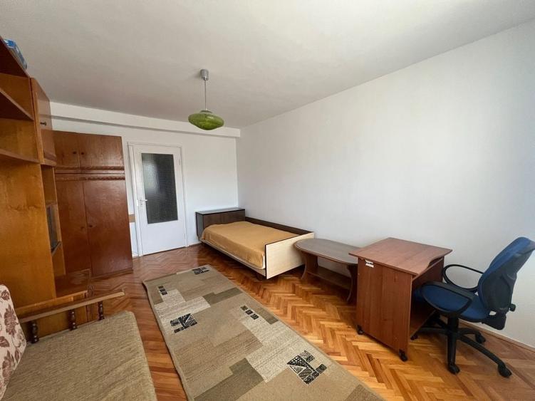 Apartament cu 2 camere decomandat în Florești