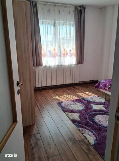 Apartament cu 3 camere decomandat, mobilat în Central