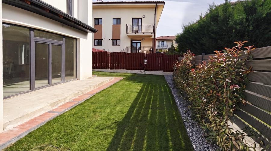 Duplex cu 5 camere cu Canalizare în Europa