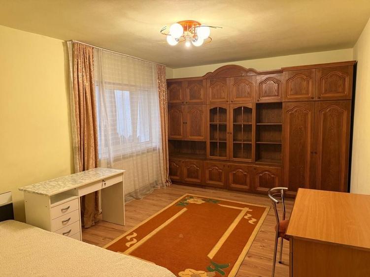 Apartament cu 2 camere decomandat în Între Lacuri
