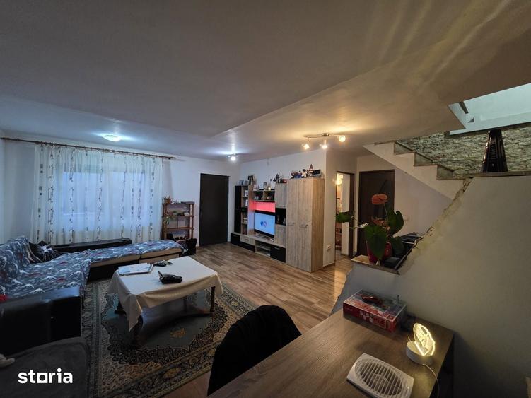 Casă cu 4 camere cu Teren 1600 Mp în Hărău