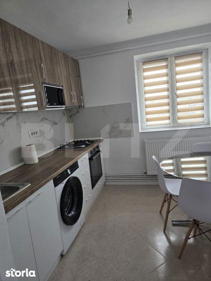 Apartament cu 4 camere decomandat în Central