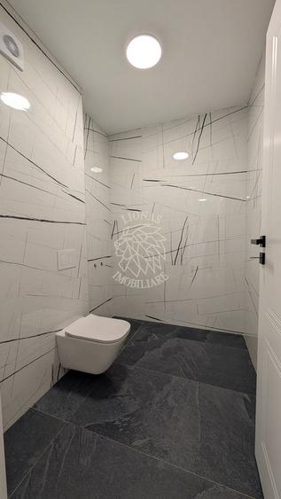Apartament cu 3 camere decomandat în Calea Moldovei