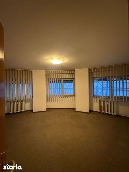 Apartament cu 3 camere în Decebal