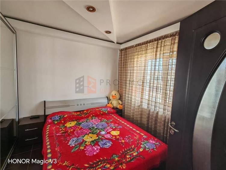Apartament cu 3 camere semidecomandat, mobilat în Unirii Sud