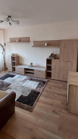 Apartament cu 2 camere decomandat în Florești