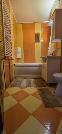 Apartament cu 3 camere decomandat în 1 Mai