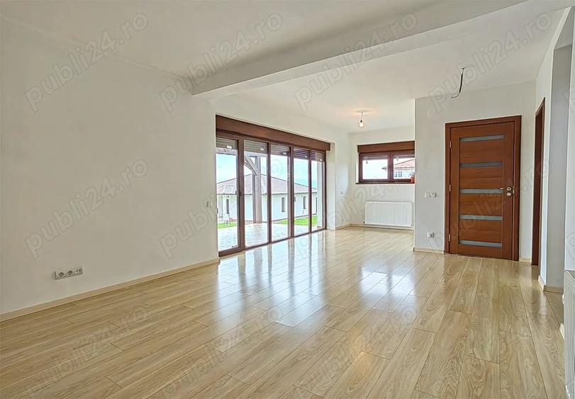 Casă cu 5 camere cu Teren 372 Mp în Central