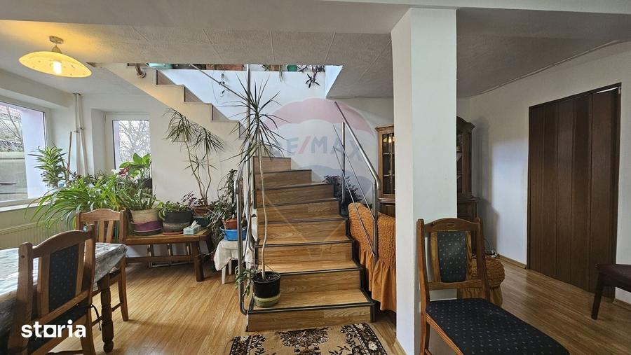 Casa cu 2 corpuri in Sanpetru | Singur in curte | 1025 mp teren - 9